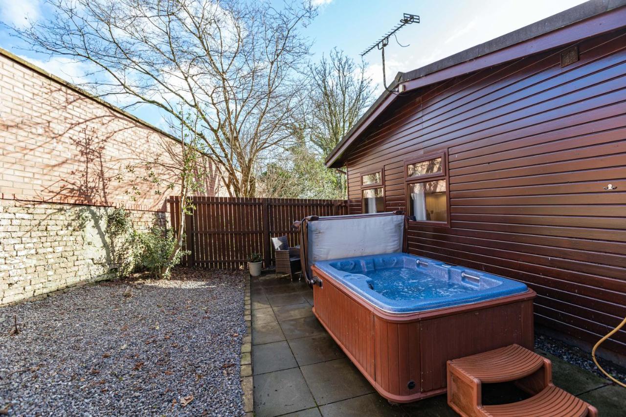 Bluebell Lodge 24 With Hot Tub นิวตันสจวร์ต ภายนอก รูปภาพ
